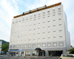  Uwajima Oriental Hotel  Увадзима